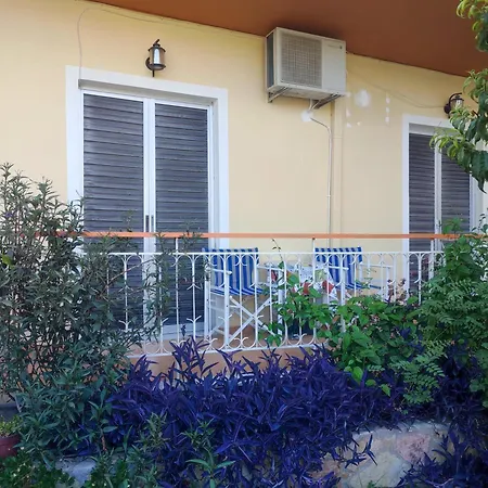 Mema's Tranquil In - Free Parking Apartamento Patras