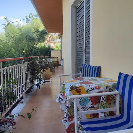 Mema's Tranquil In - Free Parking * パトラ