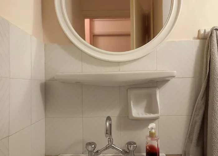 Mema's Tranquil In - Free Parking * 파트라